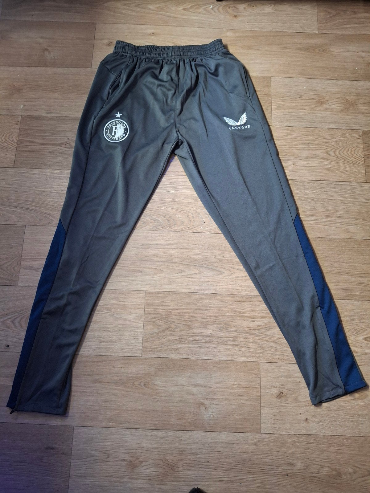 Feyenoord Castore Trainingsbroek Grijs/Blauw Maat XL/ XXL, Overige typen, Ophalen of Verzenden, Grijs, Maat 56/58 (XL)