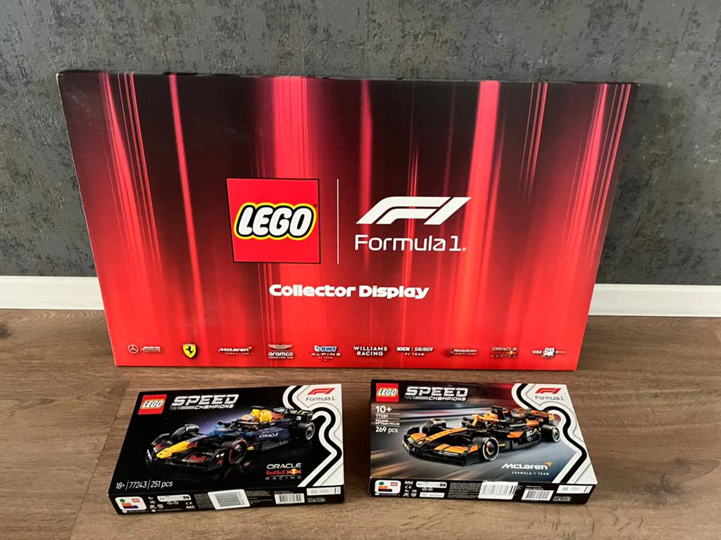 Lego 77243 + 77251 F1 speed champions + Display, Ophalen, Lego, Nieuw, Speed Champions