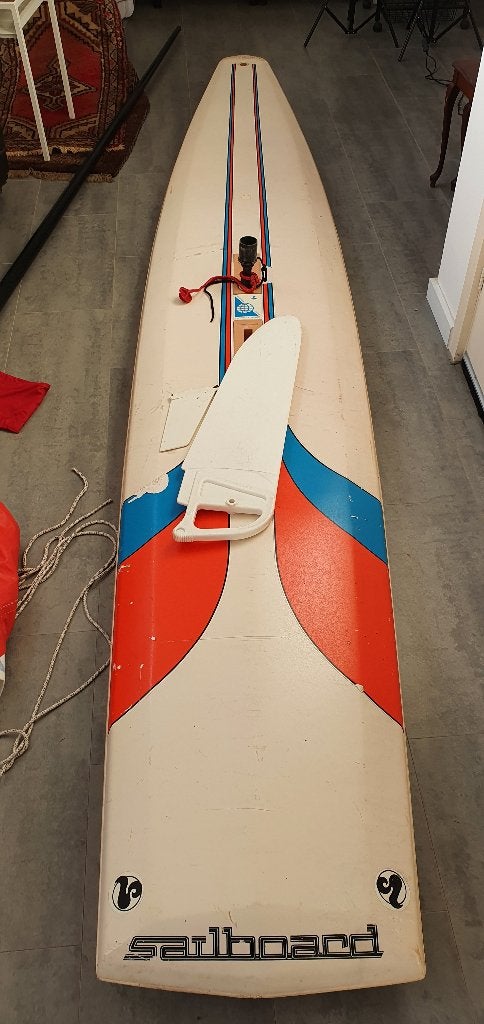 Sailboard surfplank compleet met zeil etc., Watersport en Boten, Windsurfen, Gebruikt, 5 tot 6.5 m², Met mast, 300 cm of meer