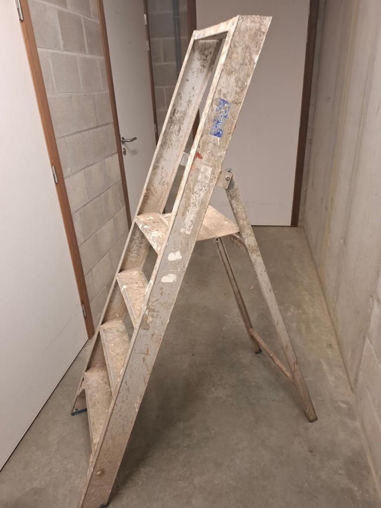 Zeer degelijke trapladder, Doe-het-zelf en Verbouw, Ladders en Trappen, Ophalen of Verzenden, Minder dan 2 meter