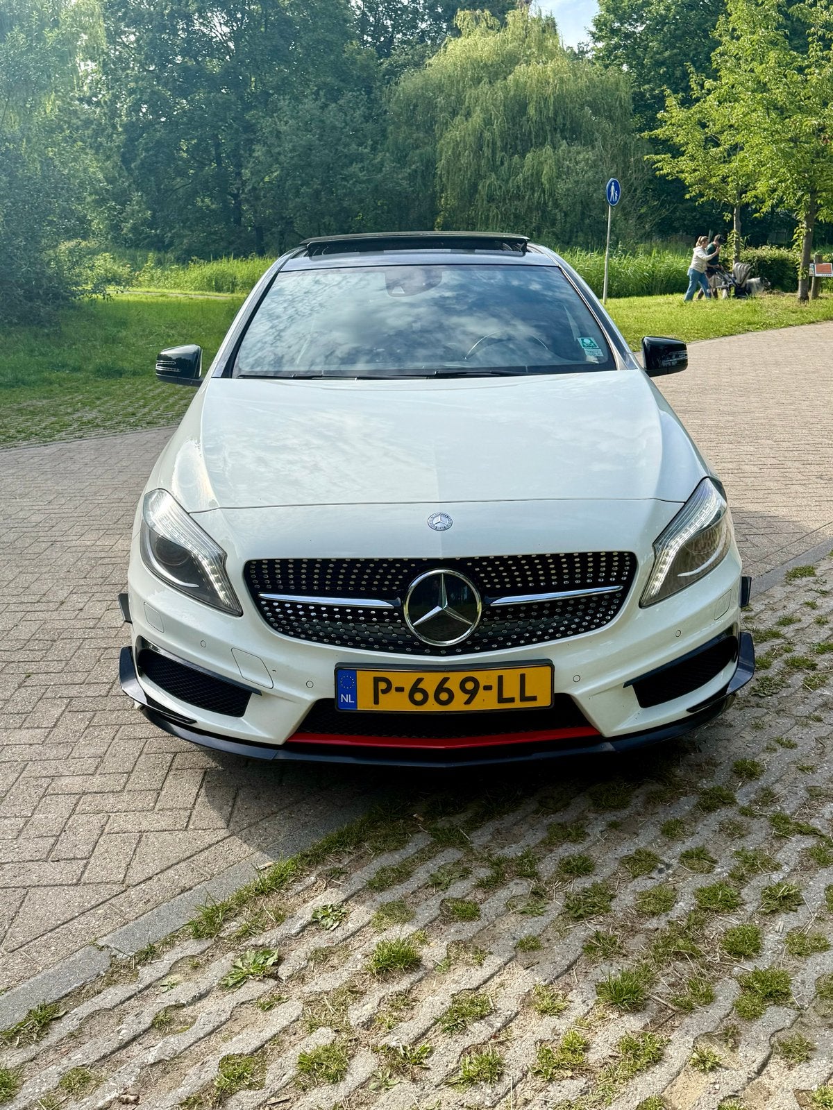 Mercedes-Benz Mercedes A250 Sport 2014 Wit, Automaat, Euro 5, Achterwielaandrijving, Zwart