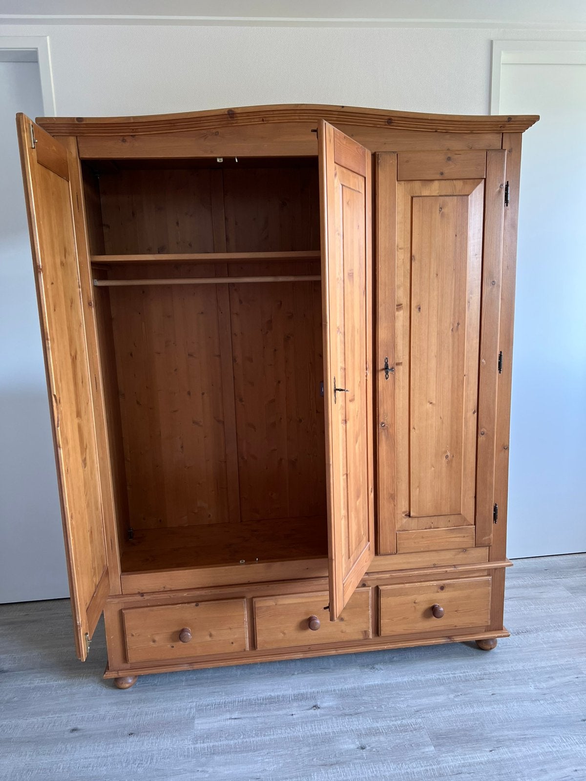 Grenen hang-leg kast., Ophalen, 100 tot 150 cm, Zo goed als nieuw, 150 tot 200 cm