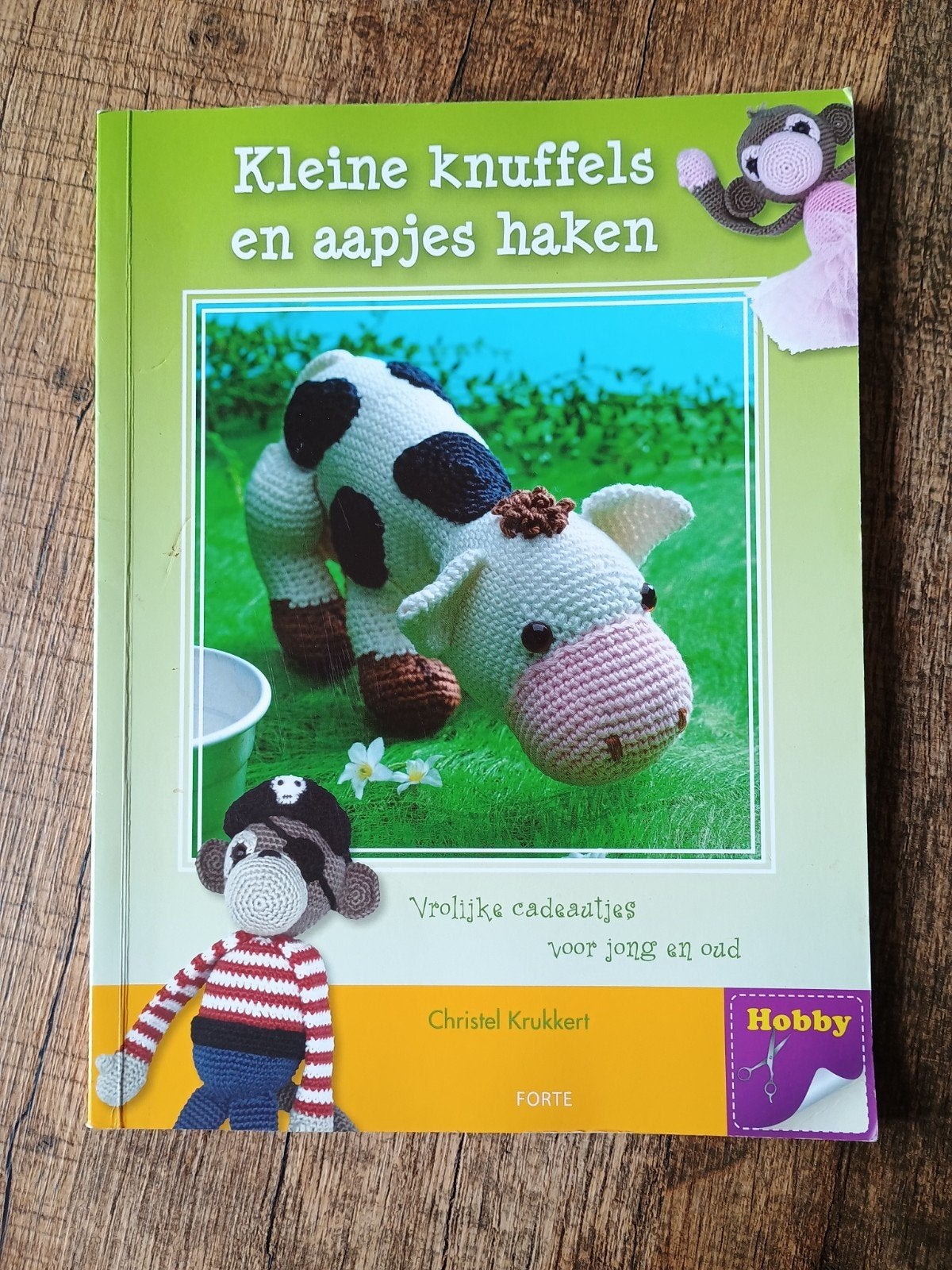 Kleine knuffels en aapjes haken - Haakpatronen, Ophalen of Verzenden, Haken, Patroon of Boek