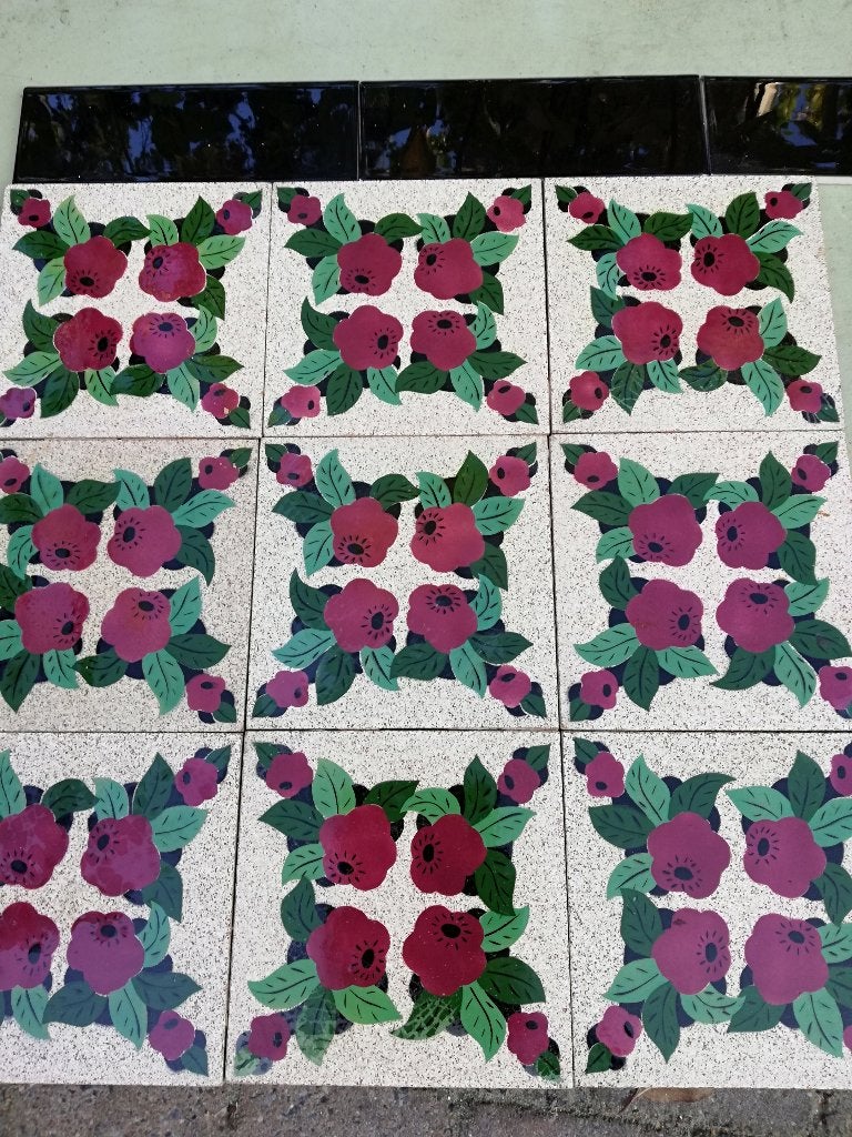 107+82 Jaren 20-30 antieke tegels, rood/groen/zwarte bloem, Ophalen