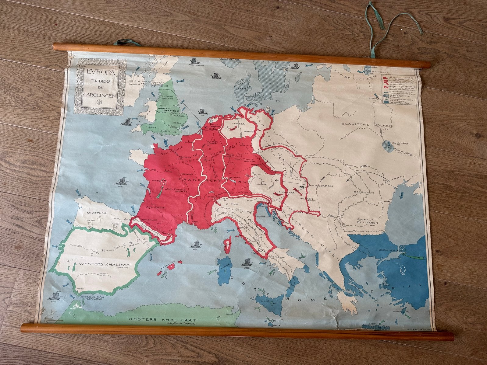 Vintage schoolkaart Europa tijdens de Karolingen 120x85cm, Ophalen of Verzenden, Geschiedenis