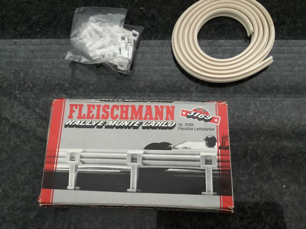 Fleischmann flexibele vangrails in ovp z.g.a.n., Racebaan, Fleischmann, Ophalen of Verzenden, Zo goed als nieuw
