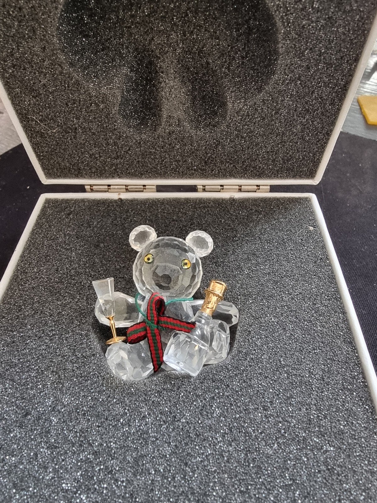 Swarovski Kristallen Teddybeer met Champagnefles, Verzamelen, Ophalen of Verzenden, Zo goed als nieuw, Figuurtje