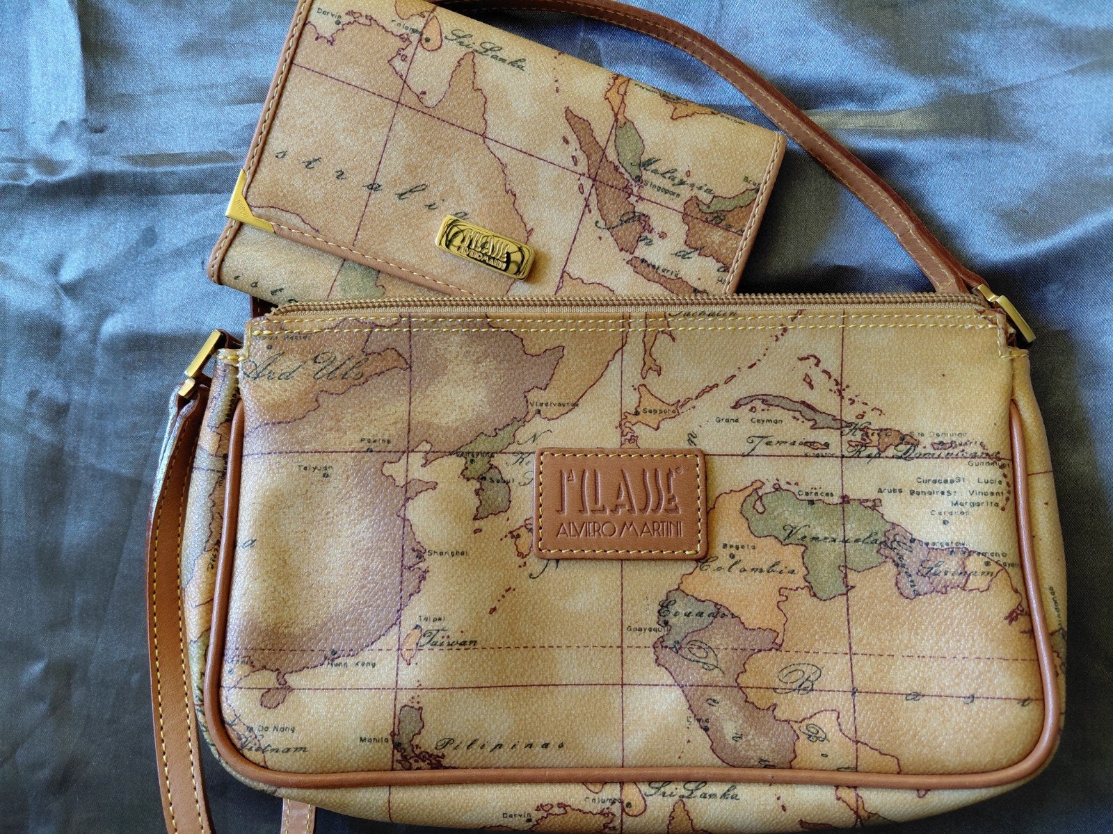 Alviero Martini 1A Classe tasje en portemonnee, Ophalen of Verzenden, Gebruikt, Beige, Schoudertasje