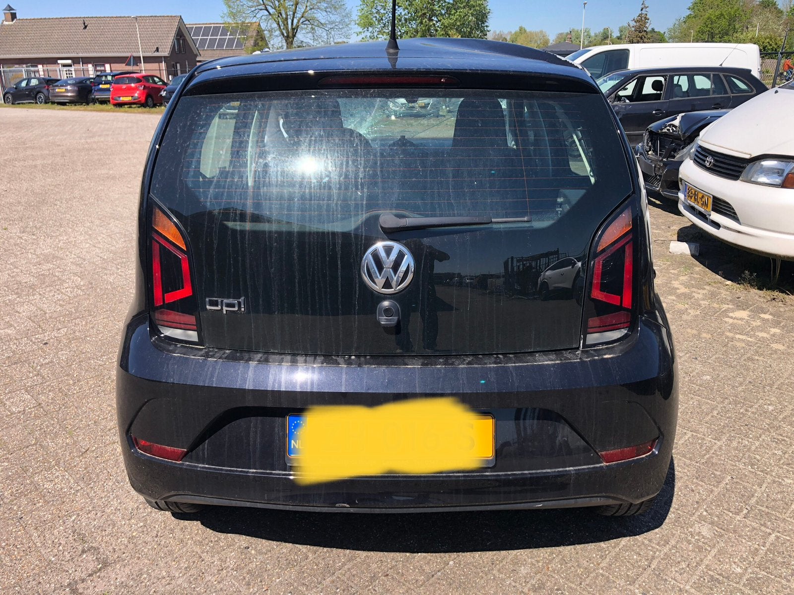 Zwarte achterklep vw up achterklep vw up model 2019, Auto-onderdelen, Ruiten en Toebehoren, Ophalen of Verzenden, Gebruikt, Volkswagen