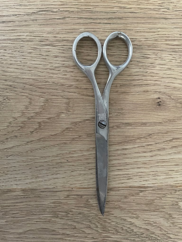 D399 Vintage HEMA ijzeren schaar, Ophalen of Verzenden
