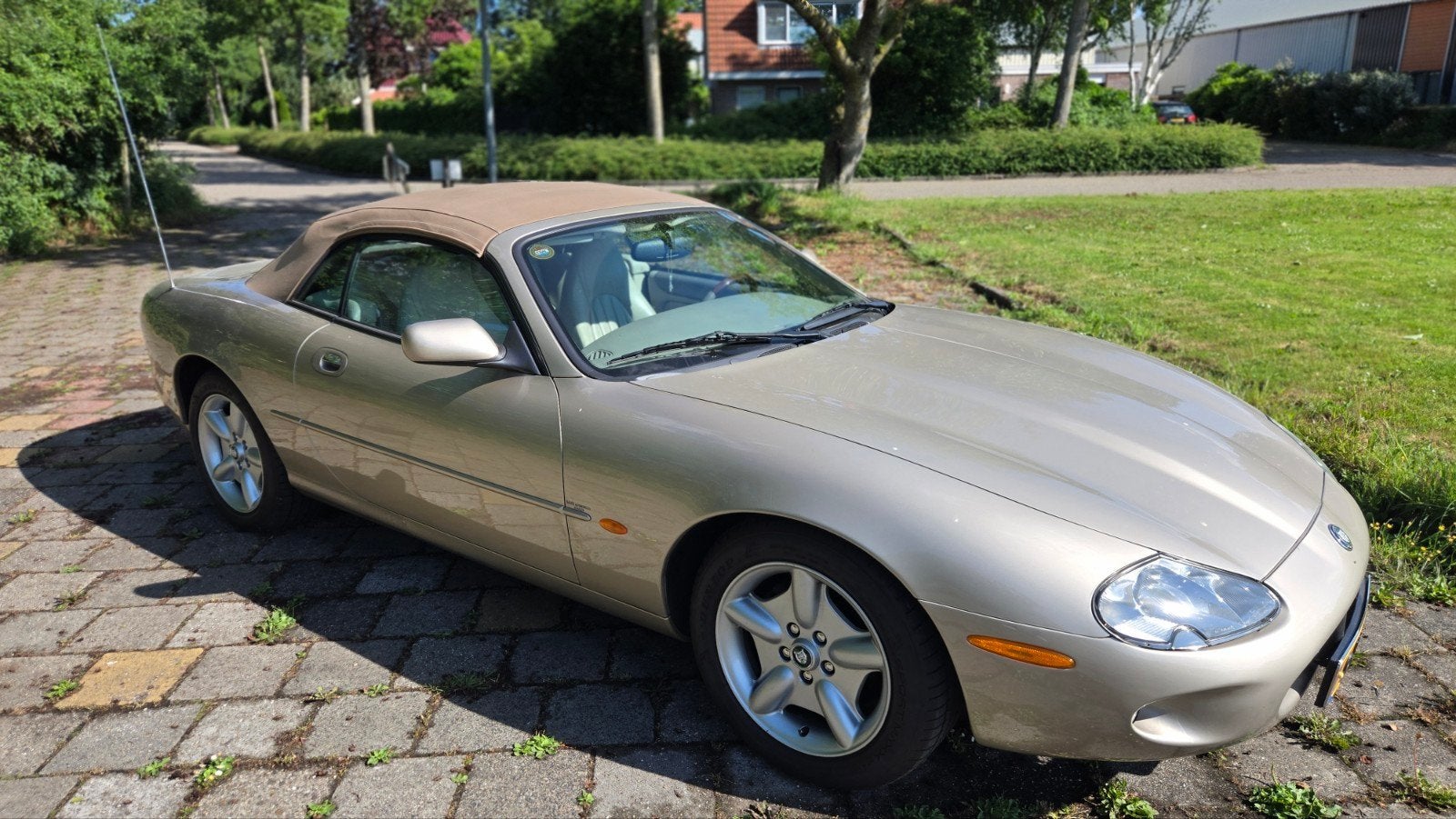 Jaguar XK8 4.0 Convertible 1999 Bruin, Auto's, Jaguar, Achterwielaandrijving, 8 cilinders, 4 stoelen, Particulier