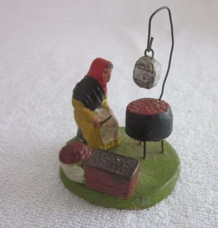 Handgemaakt traditionele verkoper die kastanjes bereidt ., Natuurlijk materiaal, Ophalen of Verzenden, Meerkleurig, Handgemaakt