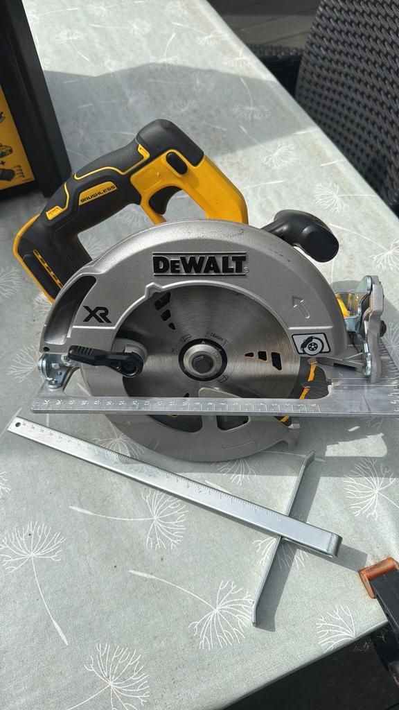 Dewalt DCS570 Cirkelzaag 18V Body Only - Z.G.A.N., Doe-het-zelf en Verbouw, Gereedschap | Zaagmachines, Cirkelzaag, Ophalen of Verzenden