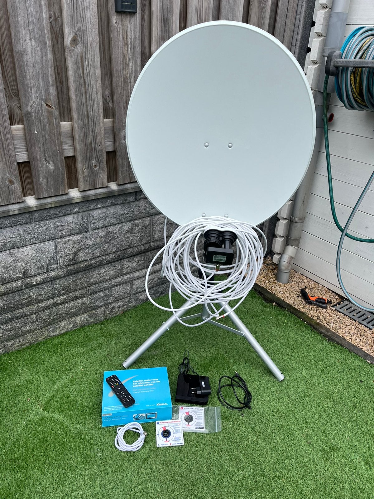Complete set schotel canal digitaal voor de camping, Ophalen, Zo goed als nieuw, (Schotel)antenne-accessoires, Overige merken