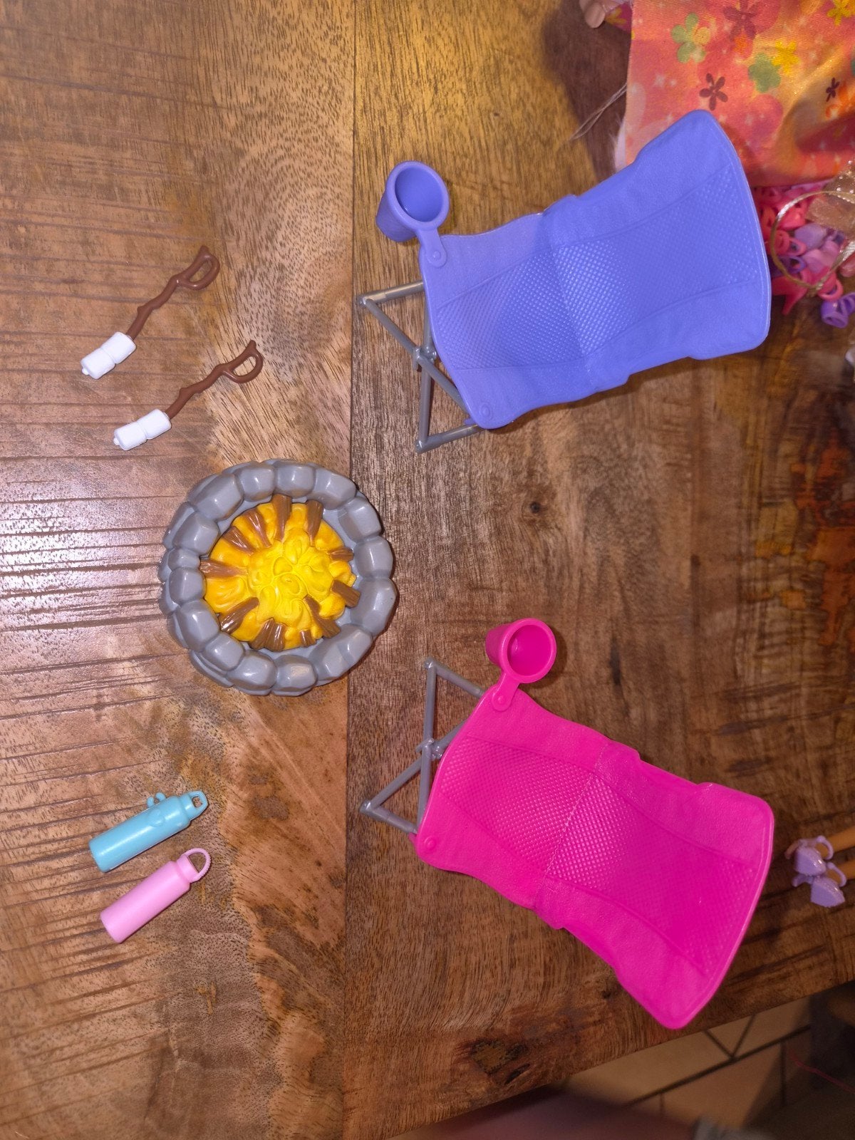 Barbie poppen met camping accessoires, Ophalen, Gebruikt, Barbie