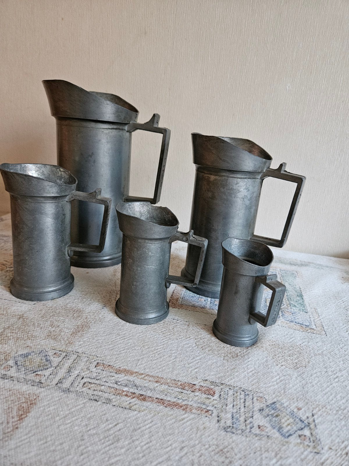 Set van 5 antieke tinnen kannen in diverse maten, Antiek en Kunst, Ophalen of Verzenden
