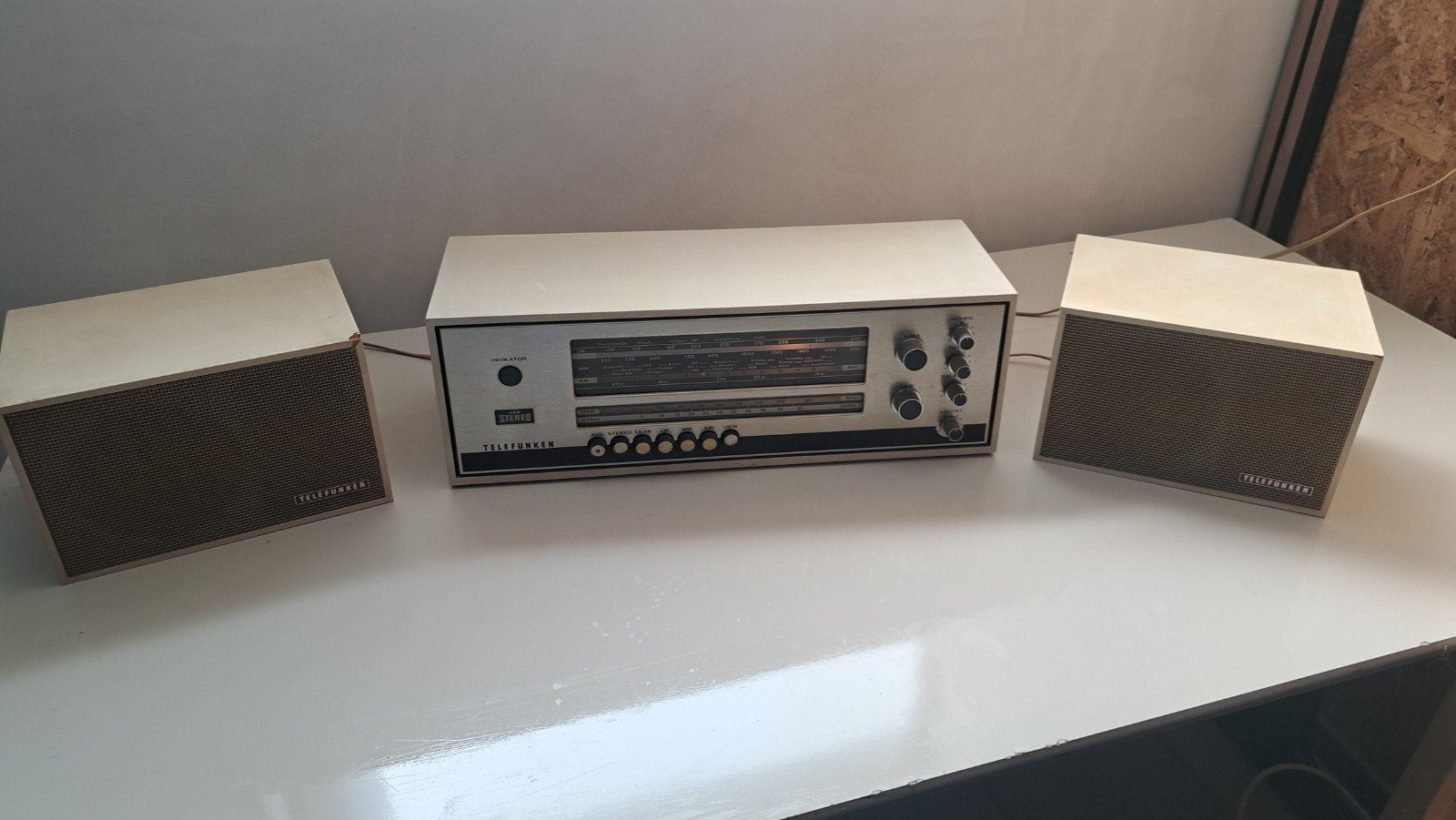 Telefunken stereo radio met twee luidsprekers, Audio, Tv en Foto, Vintage Televisies, Ophalen, Gebruikt, Overige merken