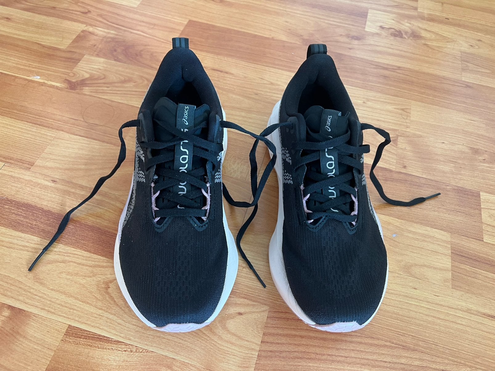 ASICS Novablast 5 Dames zwart/roze 38, Ophalen, Zo goed als nieuw, Hardloopschoenen, Asics