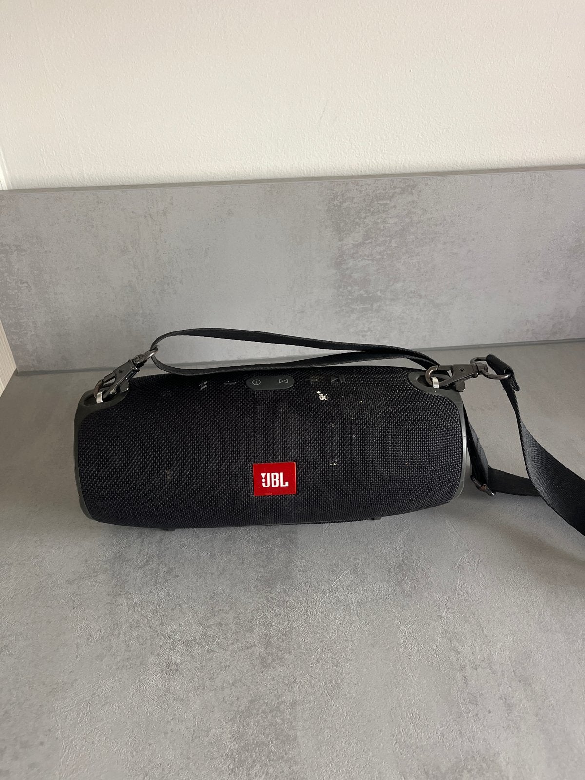 JBL Xtreme - Laadt niet op - Gebruikt, Ophalen of Verzenden, Niet werkend