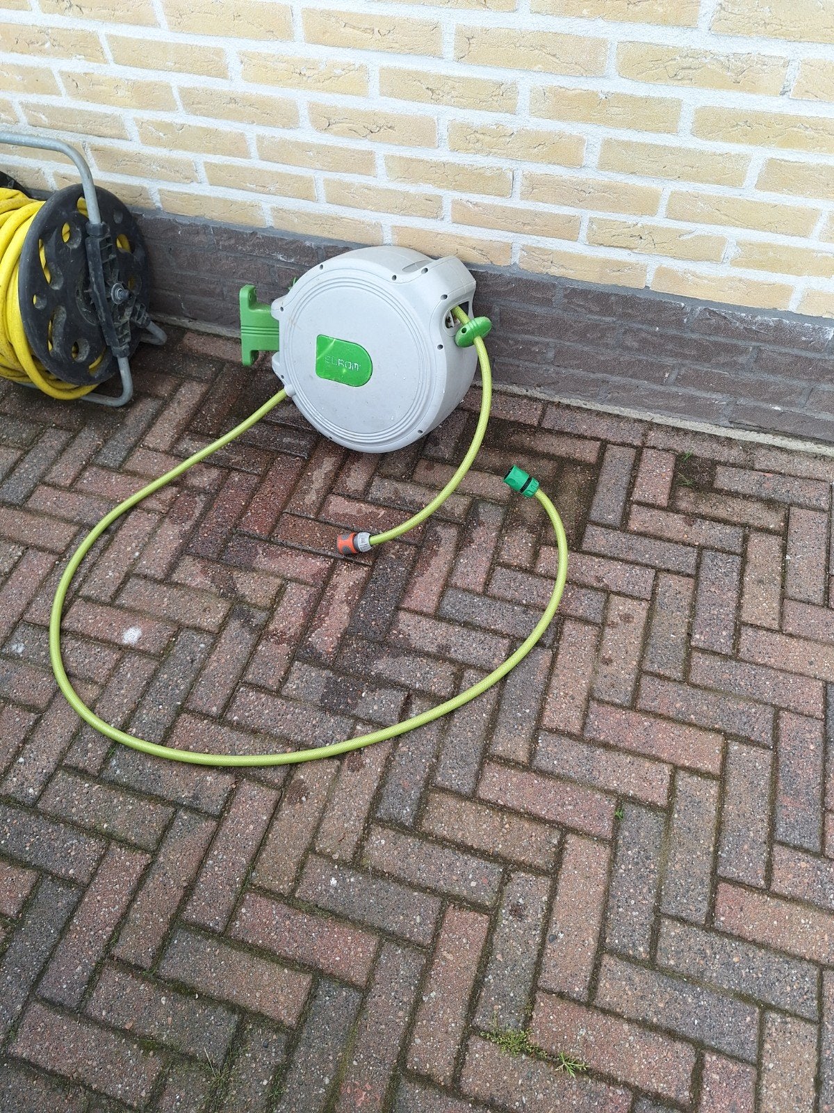 Automatische slanghaspel van, Ophalen