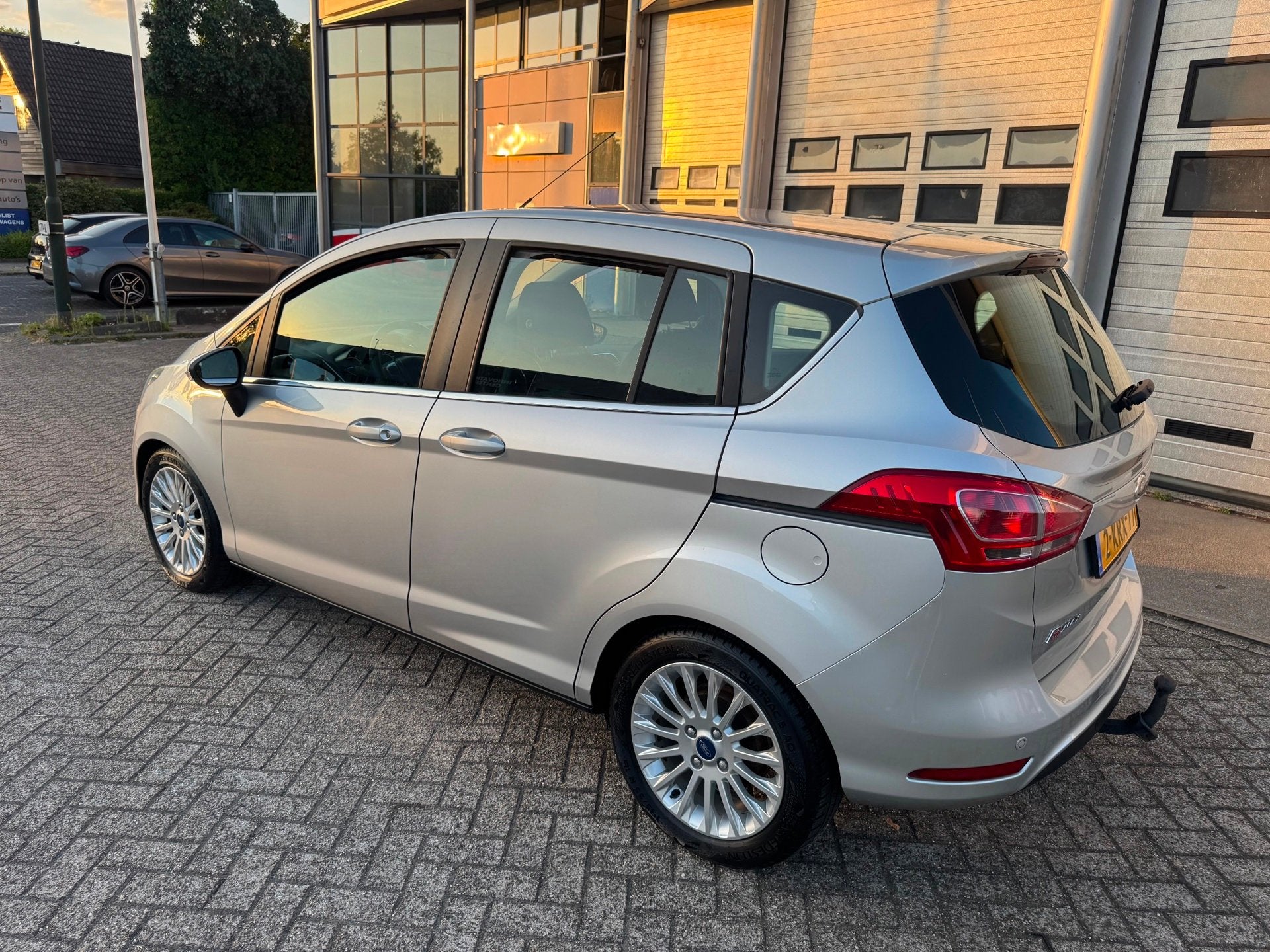 Ford B-Max 1.0 EcoBoost Titanium Clima, Cruise, Trekhaak, Voorwielaandrijving, Euro 5, 101 pk, Gebruikt