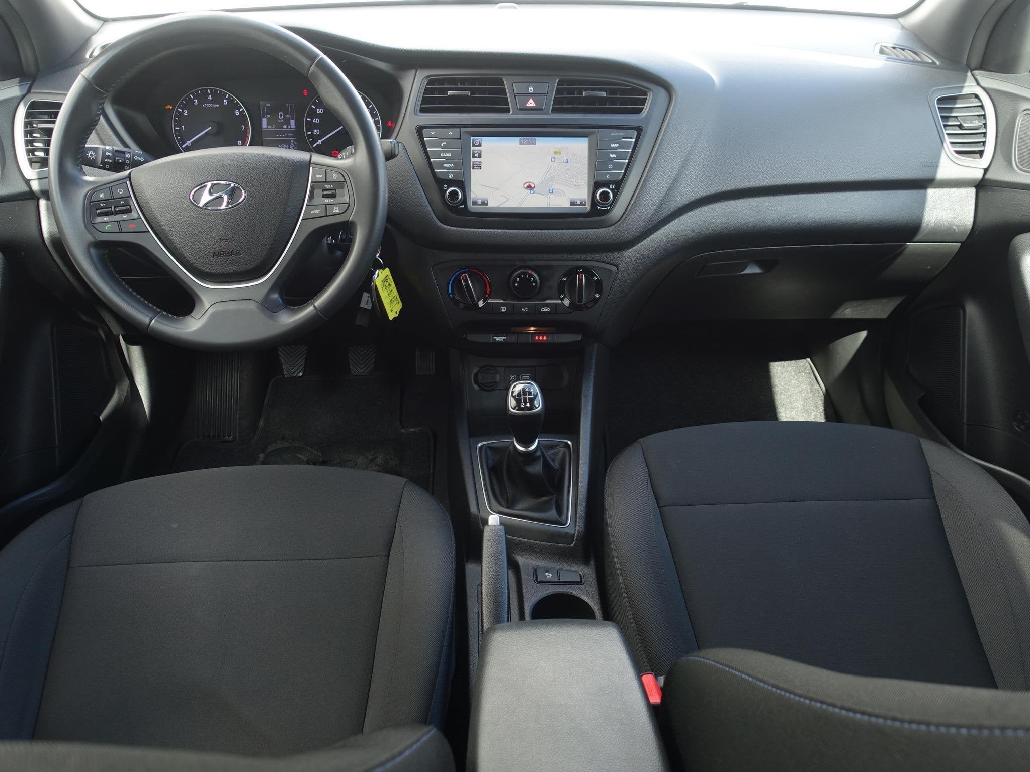 Hyundai i20 1.0 T-GDI Essence / Trehkaak / Navigatie / Apple, Auto's, Voorwielaandrijving, Euro 6, Wit, Handgeschakeld