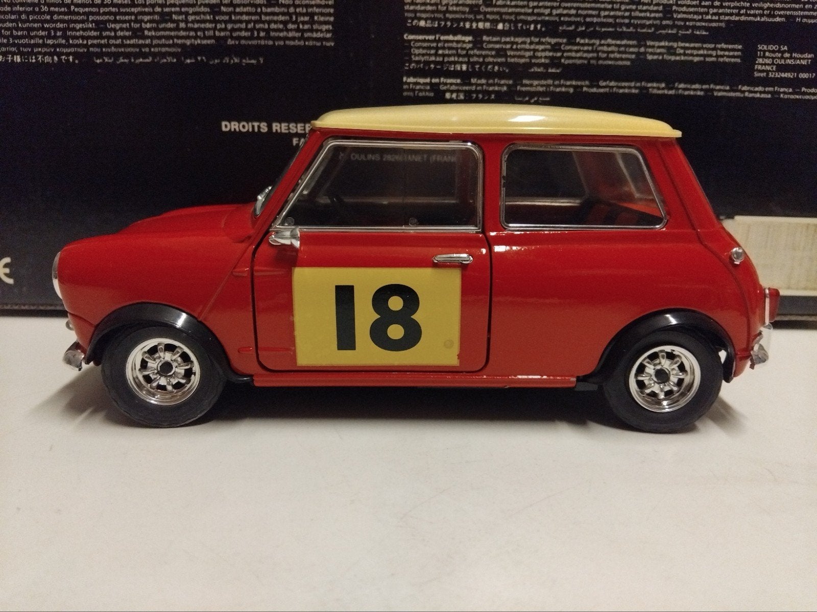 Austin Mini Cooper S rood rally lampen Solido metal 1:16 KRD, Ophalen of Verzenden, Zo goed als nieuw, Auto, Solido