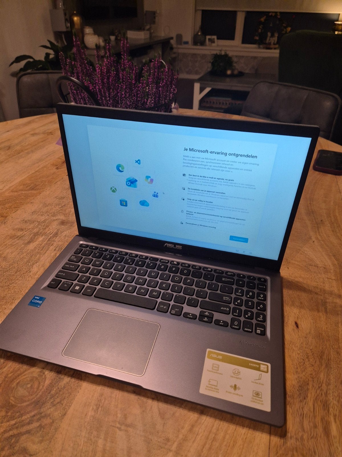 ASUS VivoBook 15, Intel Core i3 15,6 inch hele goede staat, Ophalen of Verzenden, Zo goed als nieuw, 15 inch, 2 tot 3 Ghz