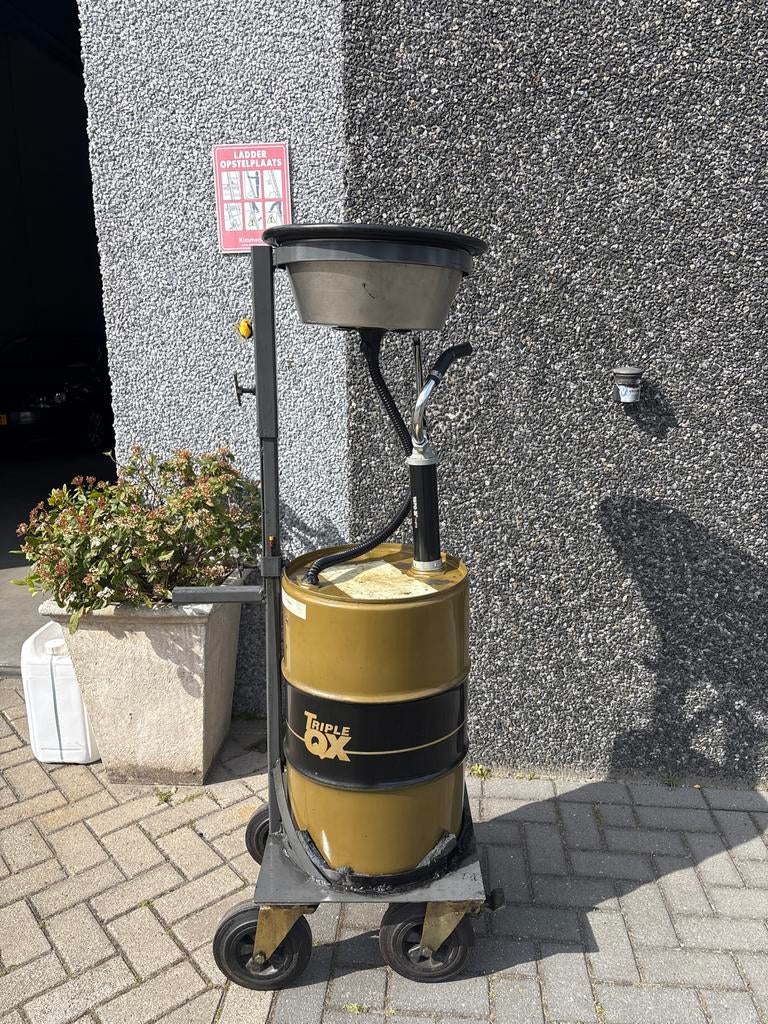 Olie opvangwagen / opvangtrolley voor garage, Ophalen of Verzenden, Gebruikt, Universele onderdelen