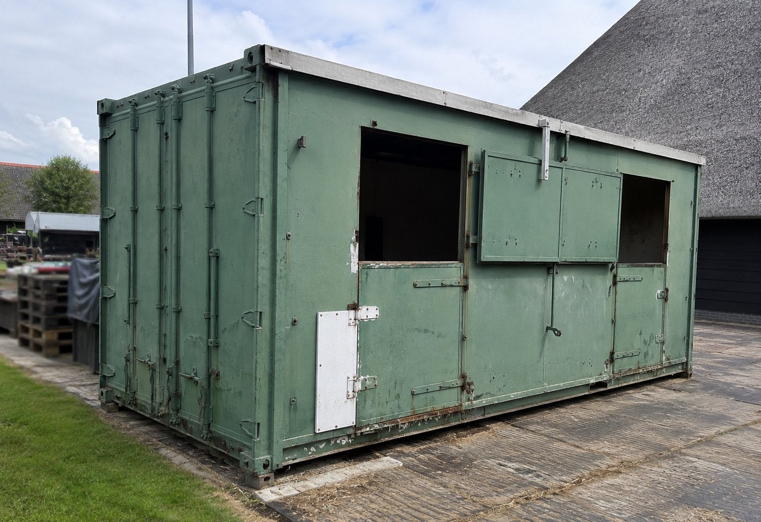 Paardencontainer / containerstal, Dieren en Toebehoren, Stalling, 2 of 3 paarden of pony's