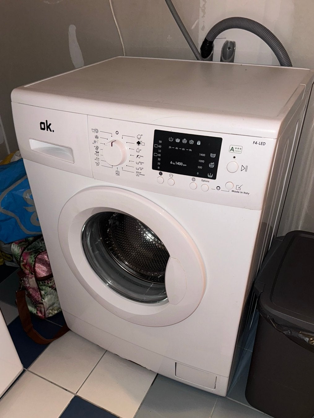 Gratis af te halen: OK. wasmachine (moet schoongemaakt), Gebruikt, Ophalen of Verzenden, Energieklasse A of zuiniger, 85 tot 90 cm