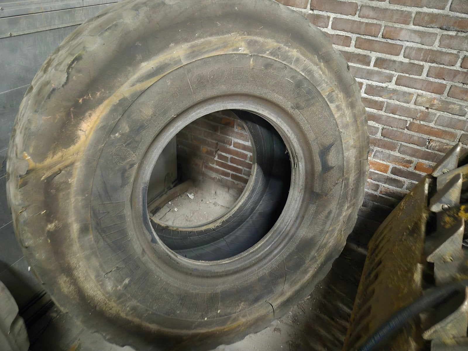 Grote band 20.5R25 - Ideaal voor zware machines, Ophalen, Overige, Gebruikt, Overige maten