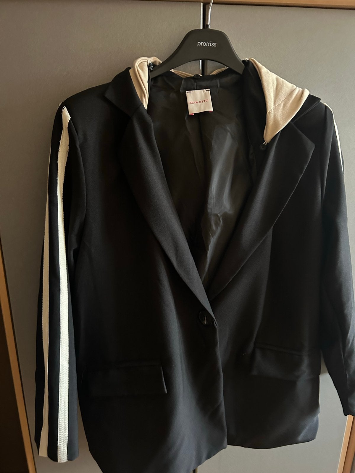 ZETA OTTO Zwart Blazer met Capuchon en Strepen, Ophalen of Verzenden, Zo goed als nieuw, Maat 38/40 (M), Zwart