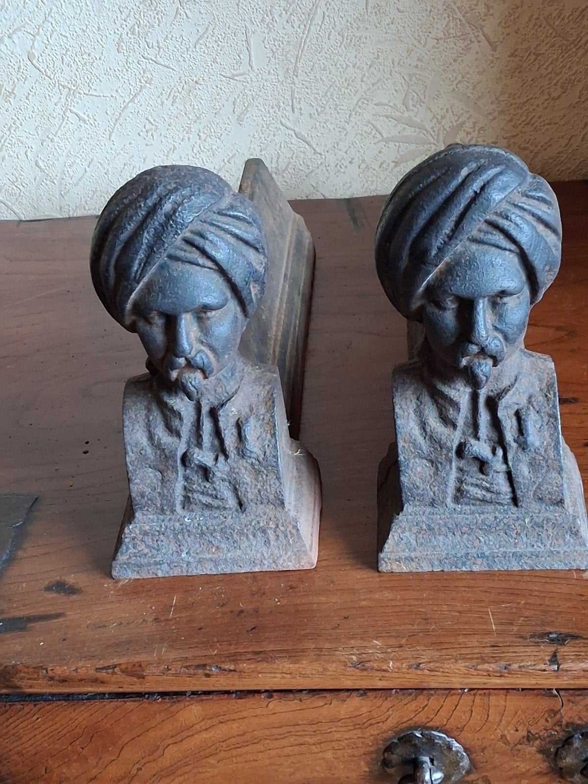 Antieke gietijzeren haard blokken met oriëntaals figuur, Antiek en Kunst, Ophalen of Verzenden