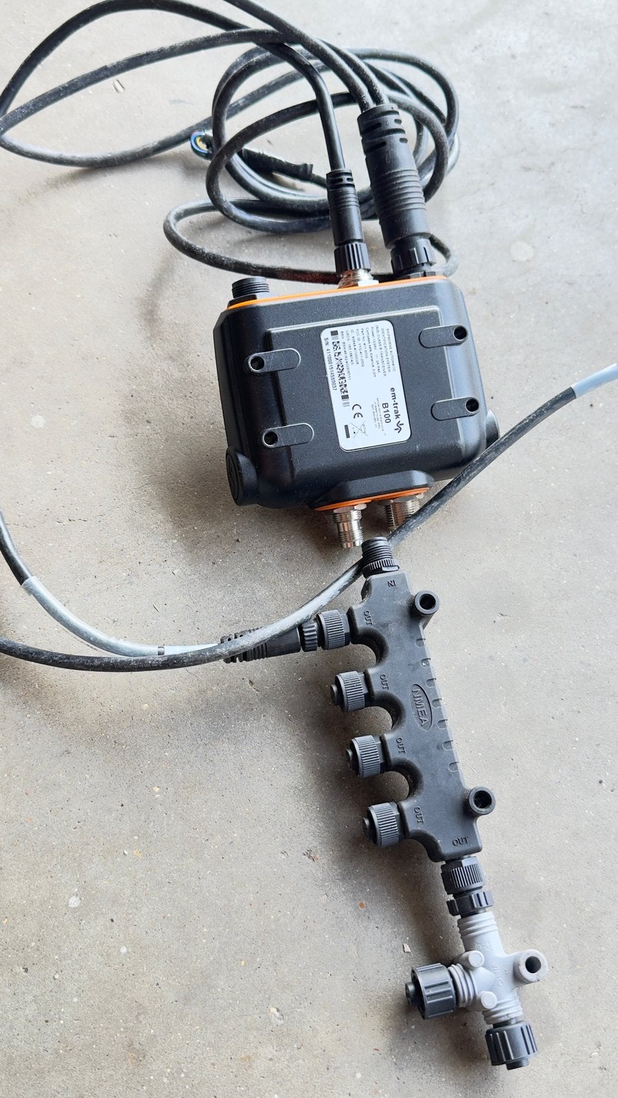 em-trak B100 AIS Klasse B Transponder met kabels, Ophalen of Verzenden, Gebruikt, Overige typen