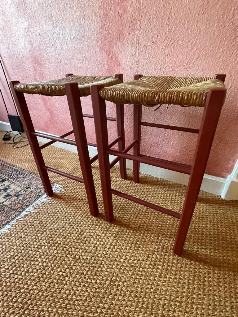 Leuke oude rode barkrukken met rieten zitting, Ophalen, Gebruikt, Met voetsteun, Hout