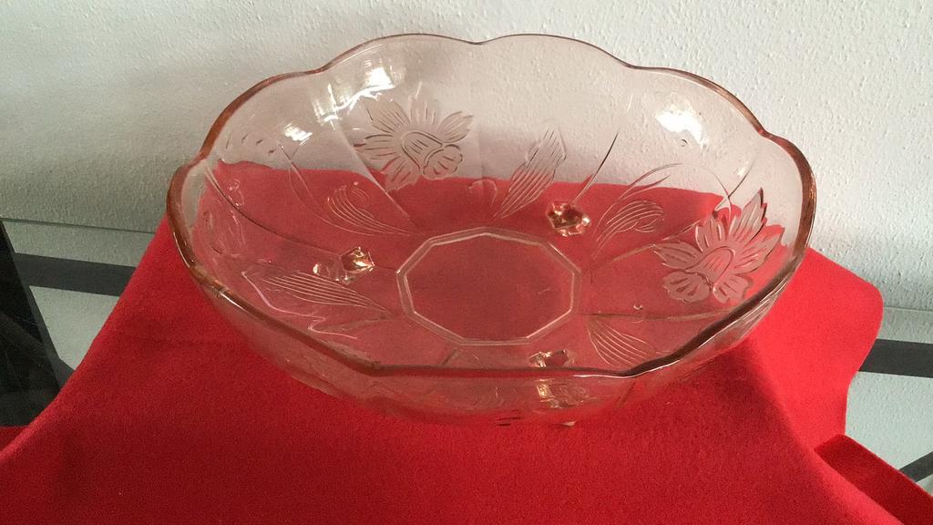 Schaal op drie pootjes van Rose glas, Ophalen of Verzenden