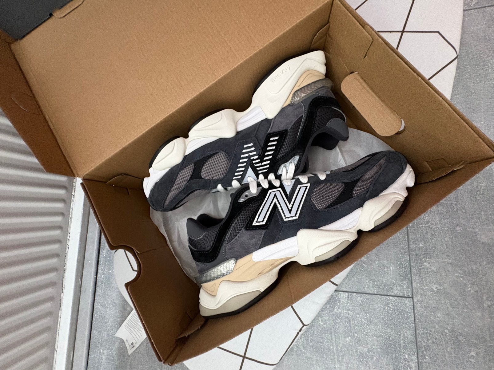 New balance 9060 maat 39,5 +doos+factuur, Ophalen of Verzenden, Nieuw, Zwart, Sneakers of Gympen