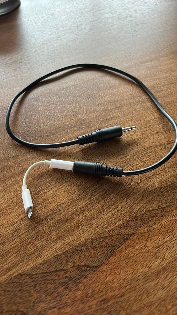 Iphone aux kabeltje met korte aux kabel, Ophalen of Verzenden, Zo goed als nieuw, Minder dan 2 meter