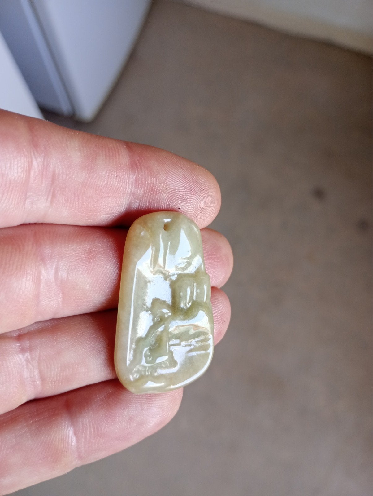 Natuurlijke Jade Gelukshanger met Chinees Landschap, Ophalen of Verzenden, Nieuw, Steen of Mineraal