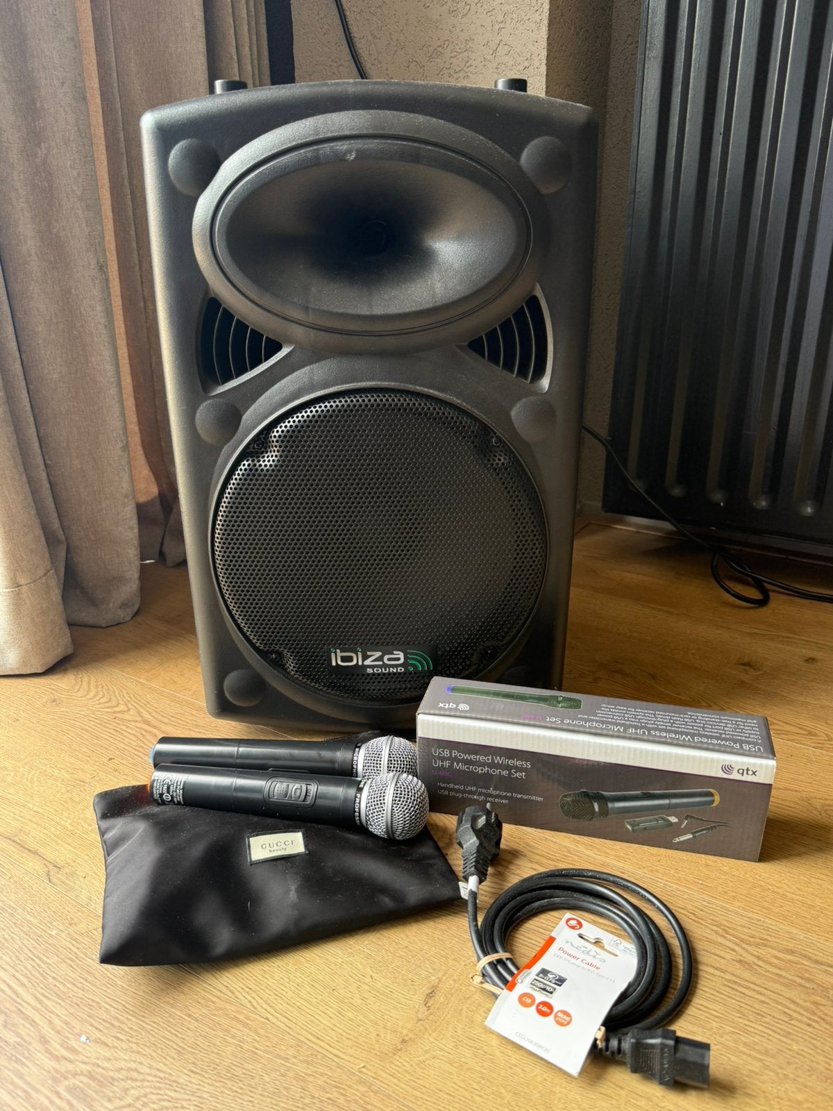 Professionele Karaoke box soundbox incl 3 microfoons en toeb, Ophalen, Zo goed als nieuw, Subwoofer, Overige merken