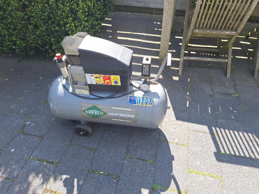 Airpress compressor Euro series HL360/50 50 ltr tank, Doe-het-zelf en Verbouw, Compressors, Ophalen, Gebruikt, 6 tot 10 bar, 25 tot 100 liter