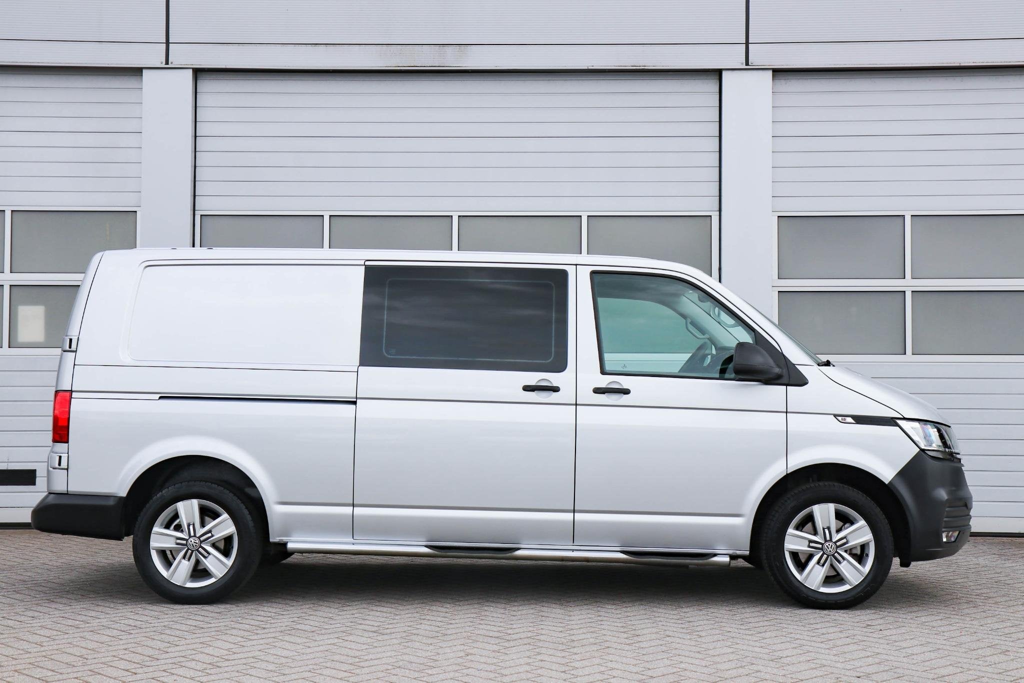 Volkswagen Transporter 2.0 TDI 110pk L2H1 DC 28 Comfortline, Voorwielaandrijving, 12 maanden, Stof, Gebruikt