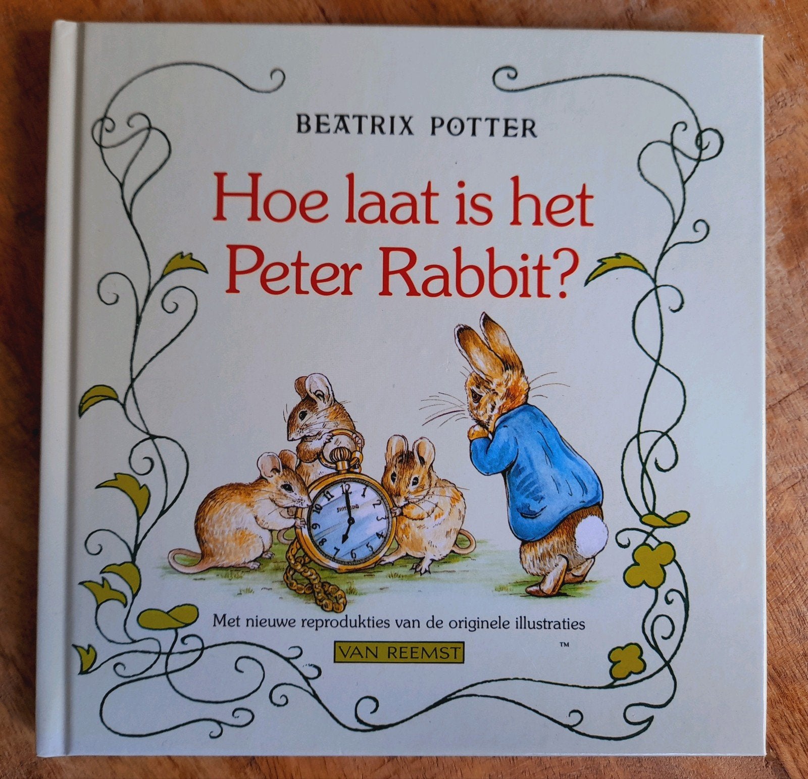Beatrix Potter - Hoelaat is het Peter Rabbit  ?, Ophalen of Verzenden, Beatrix Potter, Fictie algemeen