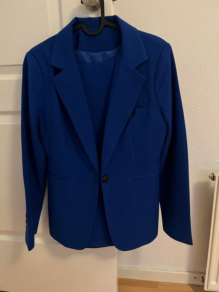 Stijlvol kobaltblauw damespak - Jasje & Broek, Kostuum of Pak, Blauw, Ophalen of Verzenden, Zo goed als nieuw