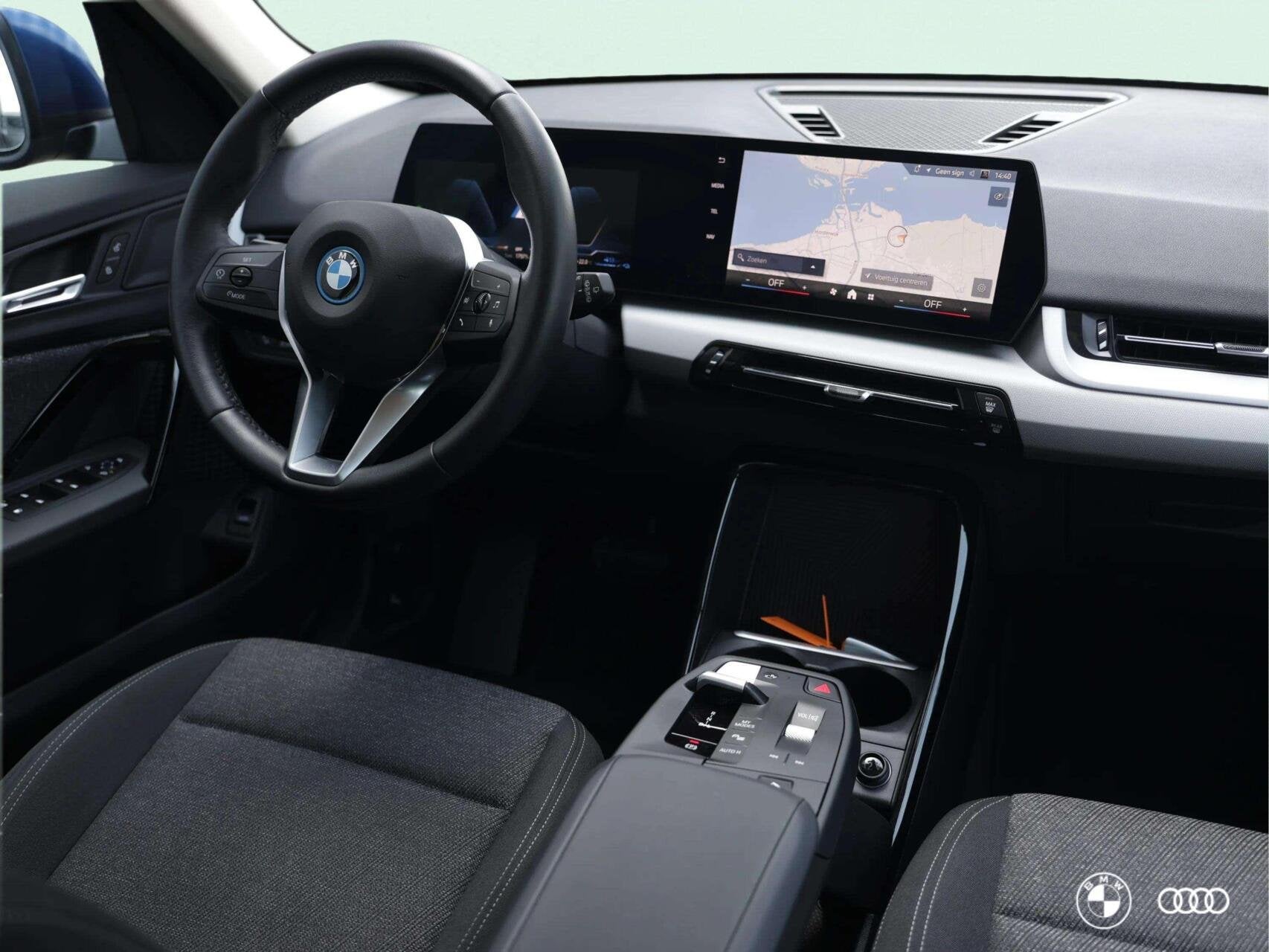 BMW X1 xDrive25e BUSINESS / CAMERA / TREKHAAK / CARPLAY / AM, Stof, Met garantie (alle), Blauw, Bedrijf