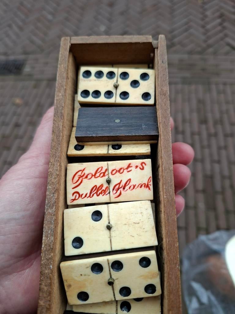 Antiek domino spel  1 steen tekst Boldoot's Dubble Blank, Ophalen of Verzenden