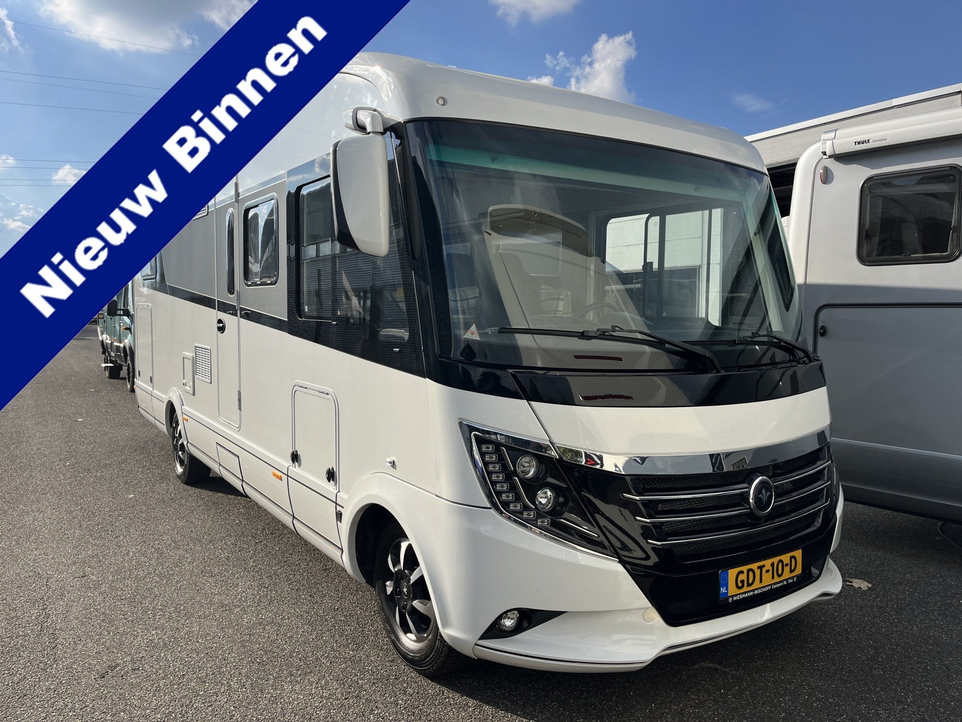 NIESMANN BISCHOFF ARTO 77E 180pk Aut 6.800km + Hefbed Levels, Niesmann+Bischoff, Galliersweg 39
5349AT  OSS, NL, Diesel, Mark@niesmannbischoff.nl