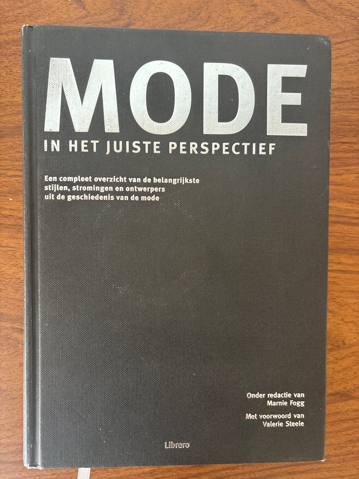 Mode in het juiste perspectief - Marnie Fogg, Ophalen of Verzenden, Zo goed als nieuw, Mode algemeen
