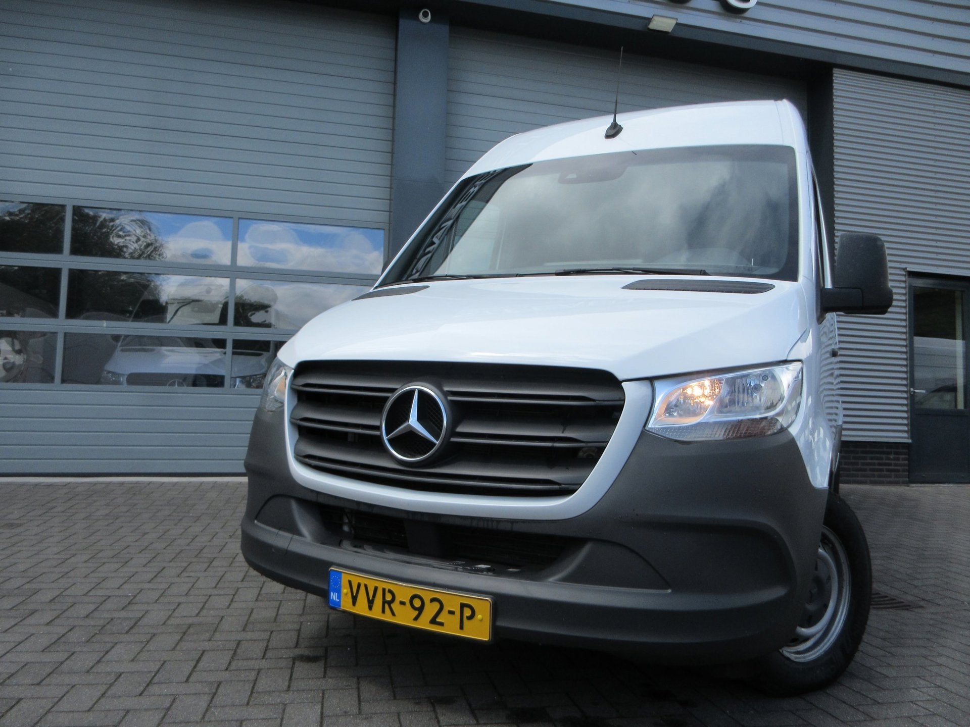 Mercedes-Benz Sprinter 215cdi, L2H2 Automaat, Airco, Camera,, Gebruikt, 4 cilinders, 150 pk, Wit